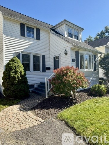 1130 S Country Club Dr 3 Beds Apartment for Rent