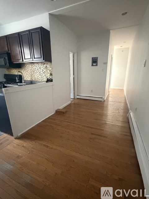 361 Danforth Ave 2 Beds Apartment for Rent