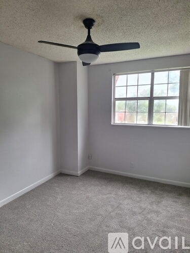 121 Apollo Court West 4 Beds Apartment for Rent