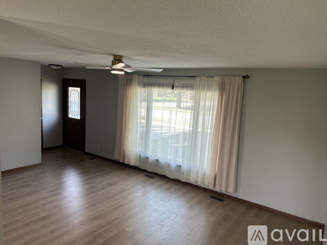 765 W 8th St 3 Beds Single Family Home for Rent - Photo gallery 2