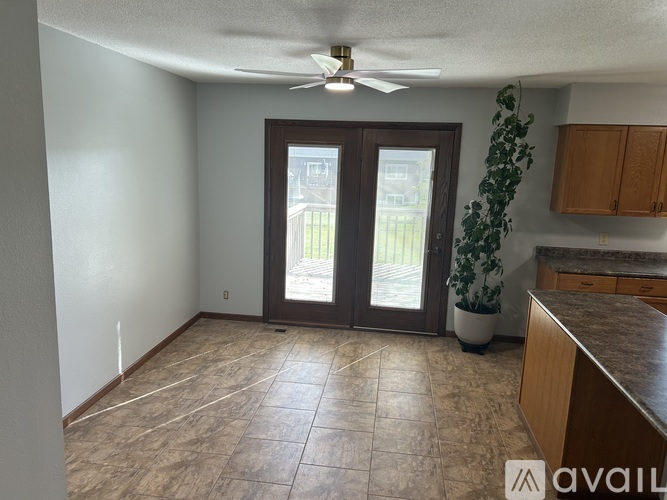 765 W 8th St 3 Beds Single Family Home for Rent - Photo gallery 4