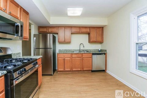 12927 South Saginaw Avenue 3 Beds Apartment for Rent