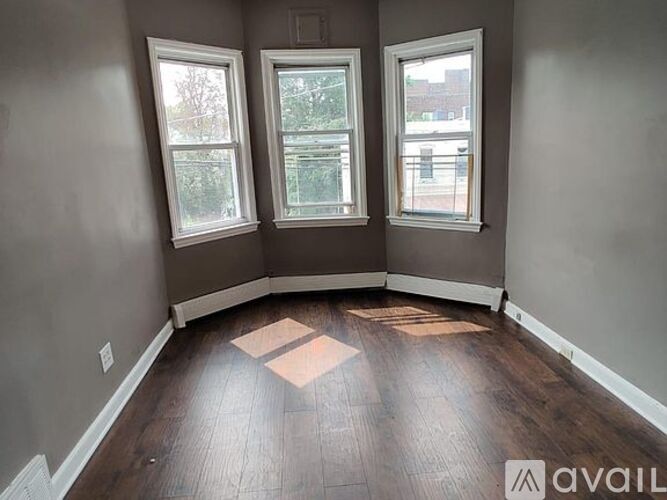 176 Armstrong Ave 3 Beds Apartment for Rent - Photo gallery 2