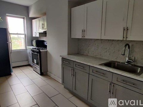 176 Armstrong Ave 3 Beds Apartment for Rent
