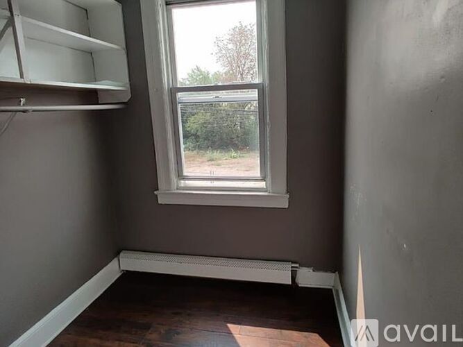 176 Armstrong Ave 3 Beds Apartment for Rent - Photo gallery 4