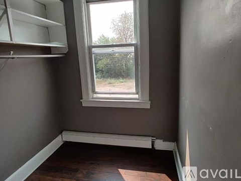 176 Armstrong Ave 3 Beds Apartment for Rent