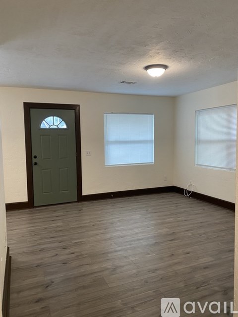 115 Southeast 9Th Street 2 Beds Apartment for Rent