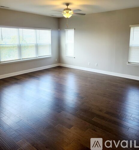7052 Shelton Ln 5 Beds Single Family Home for Rent - Photo gallery 2