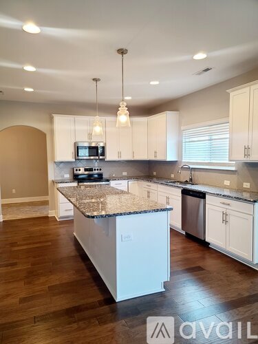 7052 Shelton Ln 5 Beds Single Family Home for Rent - Photo gallery 4