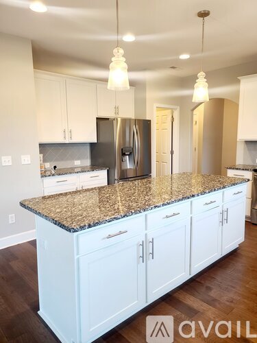 7052 Shelton Ln 5 Beds Single Family Home for Rent - Photo gallery 5