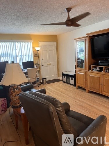 11200 102Nd Ave N 2 Beds Apartment for Rent