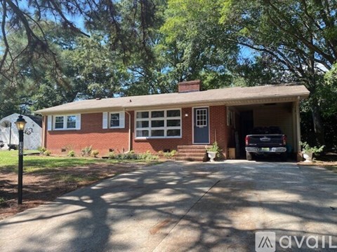122 S. Pleasant St. 4 Beds Apartment for Rent