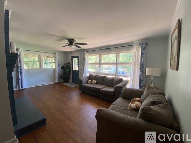 122 S. Pleasant St. 4 Beds Single Family Home for Rent - Photo gallery 3
