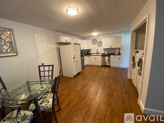 122 S. Pleasant St. 4 Beds Single Family Home for Rent - Photo gallery 4