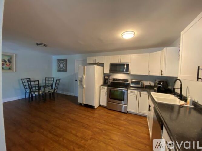 122 S. Pleasant St. 4 Beds Single Family Home for Rent - Photo gallery 5