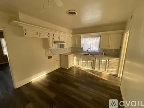 318 S Myrtle St 2 Beds Apartment for Rent