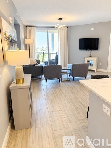 800 North Tamiami Trail 2 Beds Apartment for Rent