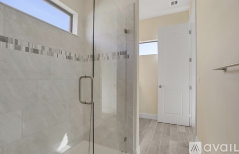 Escue St 3 Beds Apartment for Rent