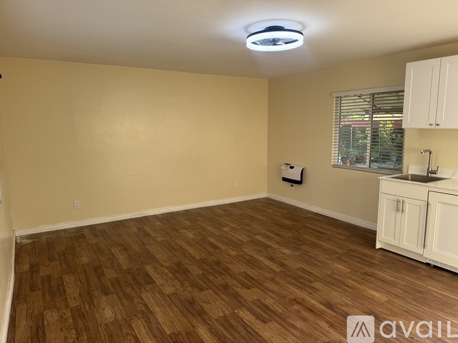7209 Rosemary Lane Studio Apartment for Rent - Photo gallery 4