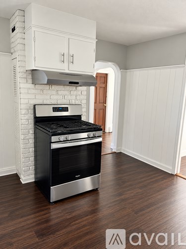 37 Warren Avenue 3 Beds Apartment for Rent