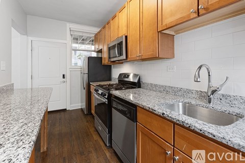 1100 W Glenlake Ave 2 Beds Apartment for Rent