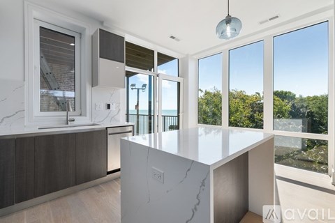 7729 N Eastlake Terrace 2 Beds Apartment for Rent