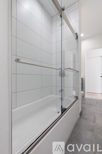 7729 N Eastlake Terrace 2 Beds Apartment for Rent