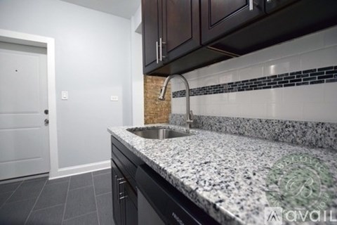 1106 W Glenlake Ave 2 Beds Apartment for Rent