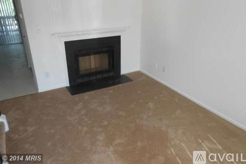 5507 Woodlawn Manor Ct 3 Beds Apartment for Rent