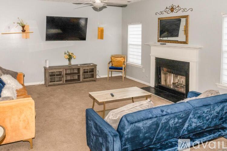 660 Compton Lane 5 Beds Single Family Home for Rent - Photo gallery 1