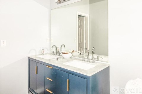 660 Compton Lane 5 Beds Apartment for Rent