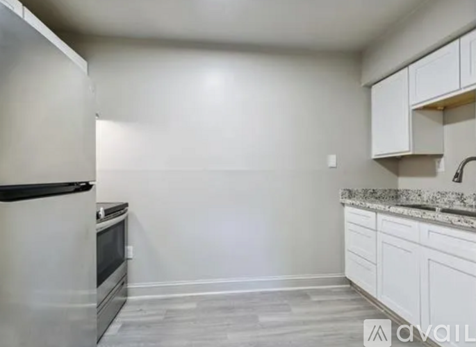 251 Barry Ave Studio Apartment for Rent - Photo gallery 3