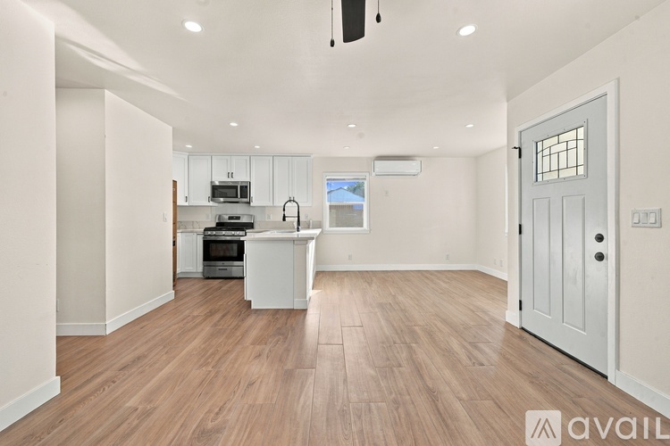 1827 E McMillan St 2 Beds Single Family Home for Rent - Photo gallery 3
