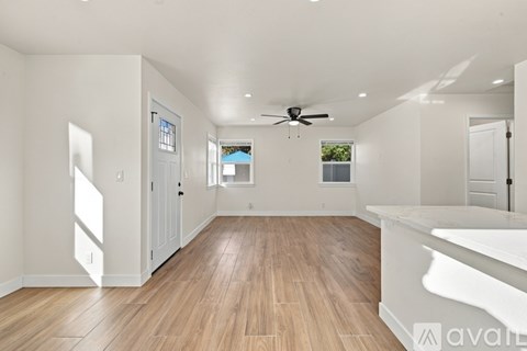 1827 E Mcmillan St 2 Beds Apartment for Rent