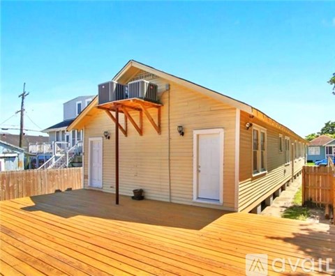 Elba St 3 Beds Apartment for Rent