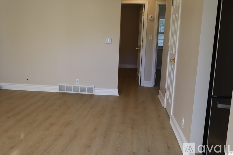 402 Watrous Ave 2 Beds Single Family Home for Rent - Photo gallery 1