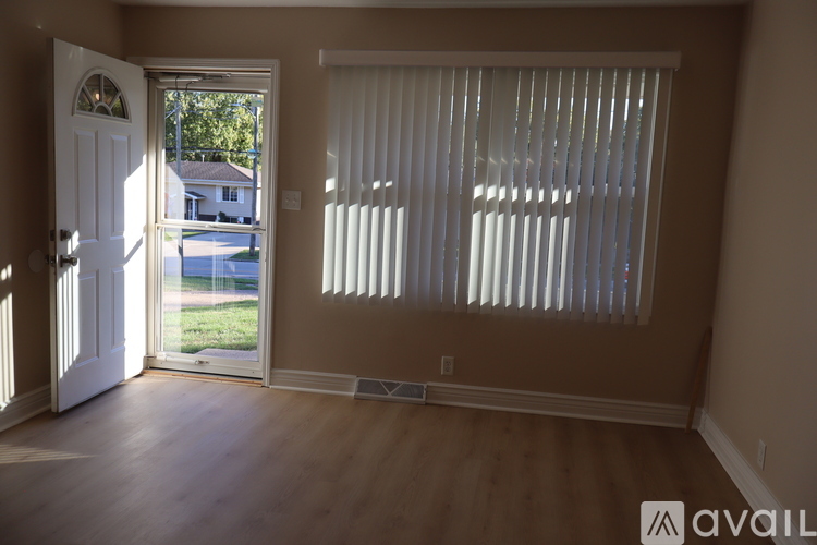 402 Watrous Ave 2 Beds Single Family Home for Rent - Photo gallery 2