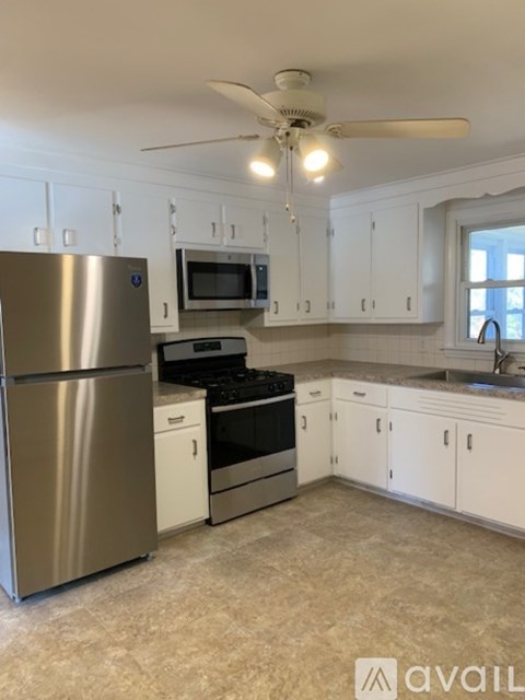 107 Salisbury St 2 Beds Apartment for Rent
