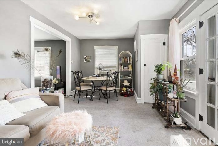 28 East Coulter Avenue 2 Beds Single Family Home for Rent - Photo gallery 5