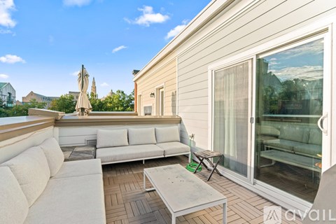 580 Regent Place Northeast 3 Beds Apartment for Rent