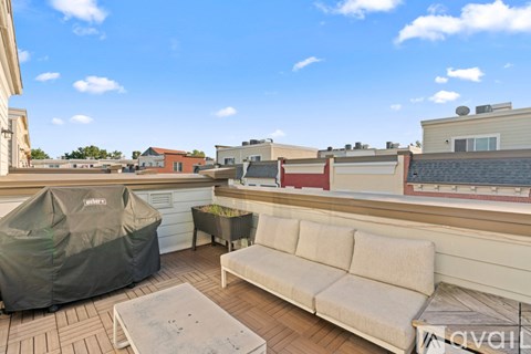 580 Regent Place Northeast 3 Beds Apartment for Rent