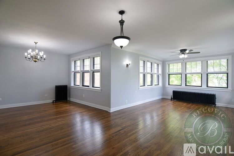 7626 N Eastlake Terrace 2 Beds Apartment for Rent - Photo gallery 1