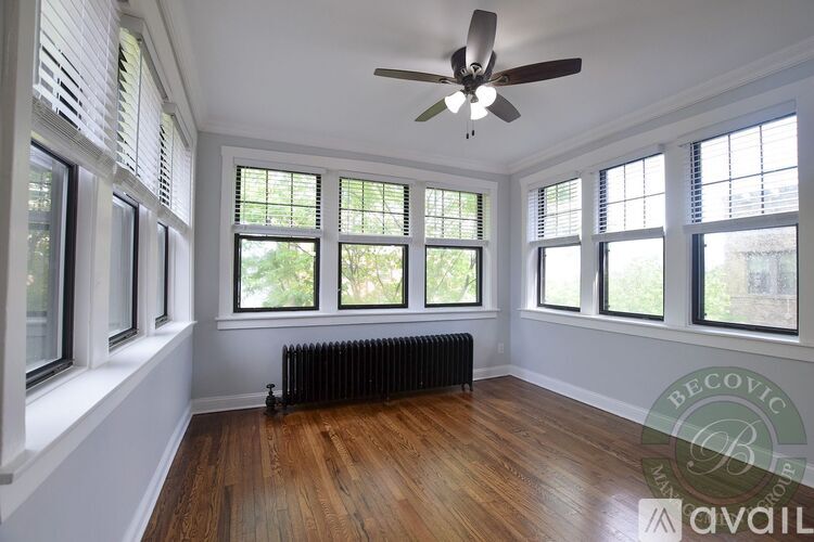 7626 N Eastlake Terrace 2 Beds Apartment for Rent - Photo gallery 2