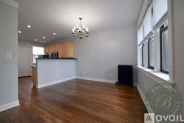 7626 N Eastlake Terrace 2 Beds Apartment for Rent - Photo gallery 3