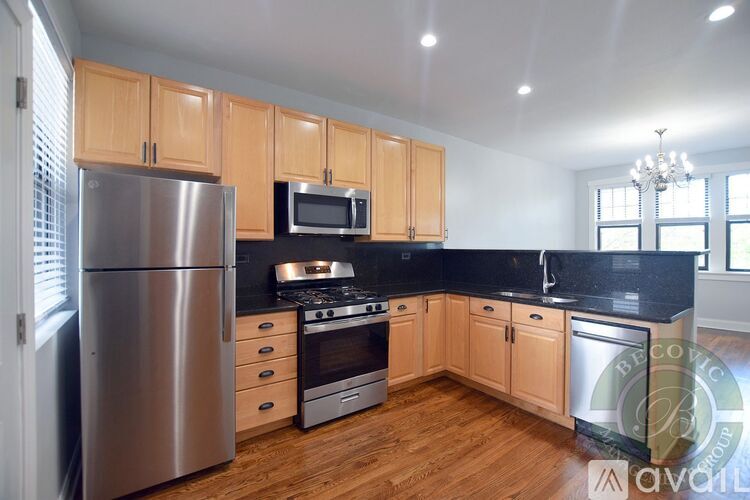 7626 N Eastlake Terrace 2 Beds Apartment for Rent - Photo gallery 4