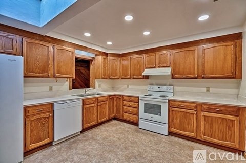 1635 NW 7Th Pl 6 Beds Apartment for Rent