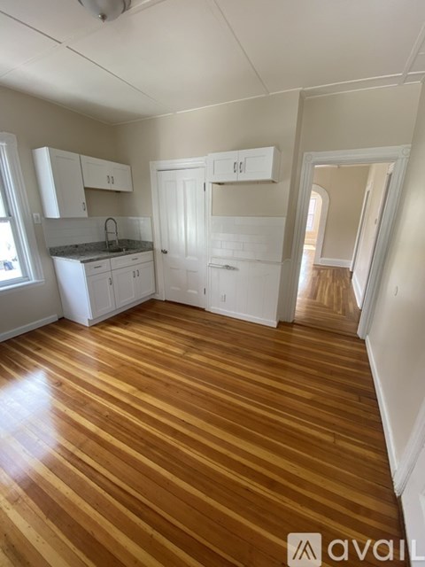 13 Magill Street #2 2 Beds Apartment for Rent