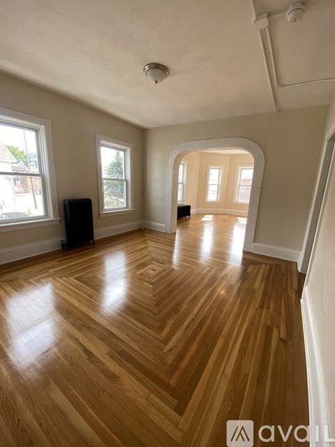 13 Magill Street #2 2 Beds Apartment for Rent