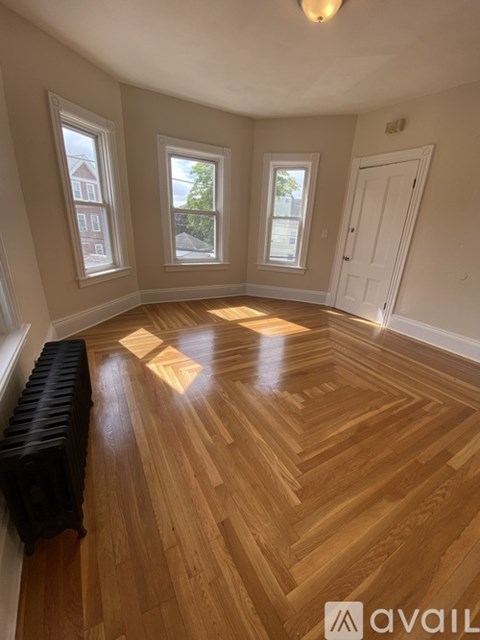 13 Magill Street #2 2 Beds Apartment for Rent