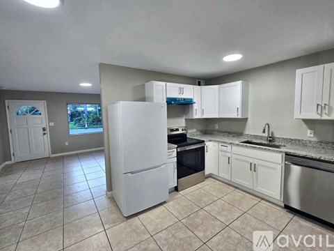 1857 Glenwood Drive 4 Beds Apartment for Rent